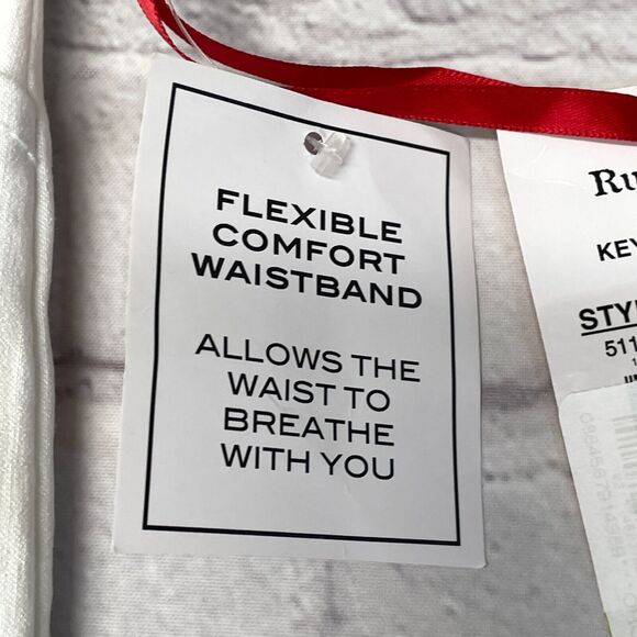 NWT Ruby Rd. Women Pull On Comfort Waistband Bermuda Shorts Size 14 White M258 6 - Picture 9 of 16